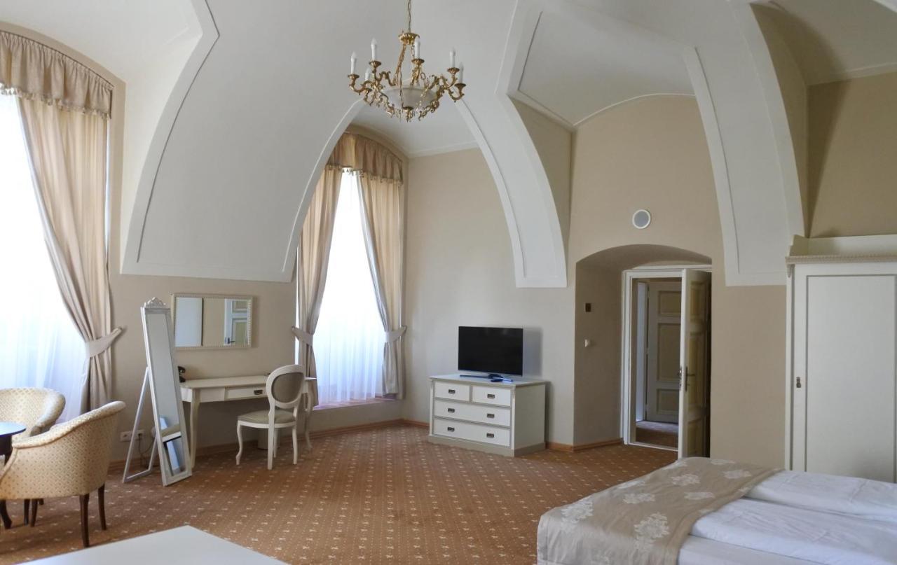 Hotel Gino Park Palace Považská Bystrica Kültér fotó