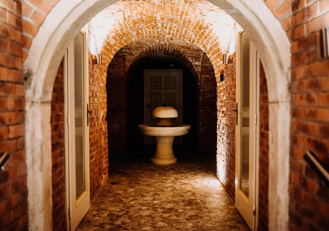 Hotel Gino Park Palace Považská Bystrica Kültér fotó