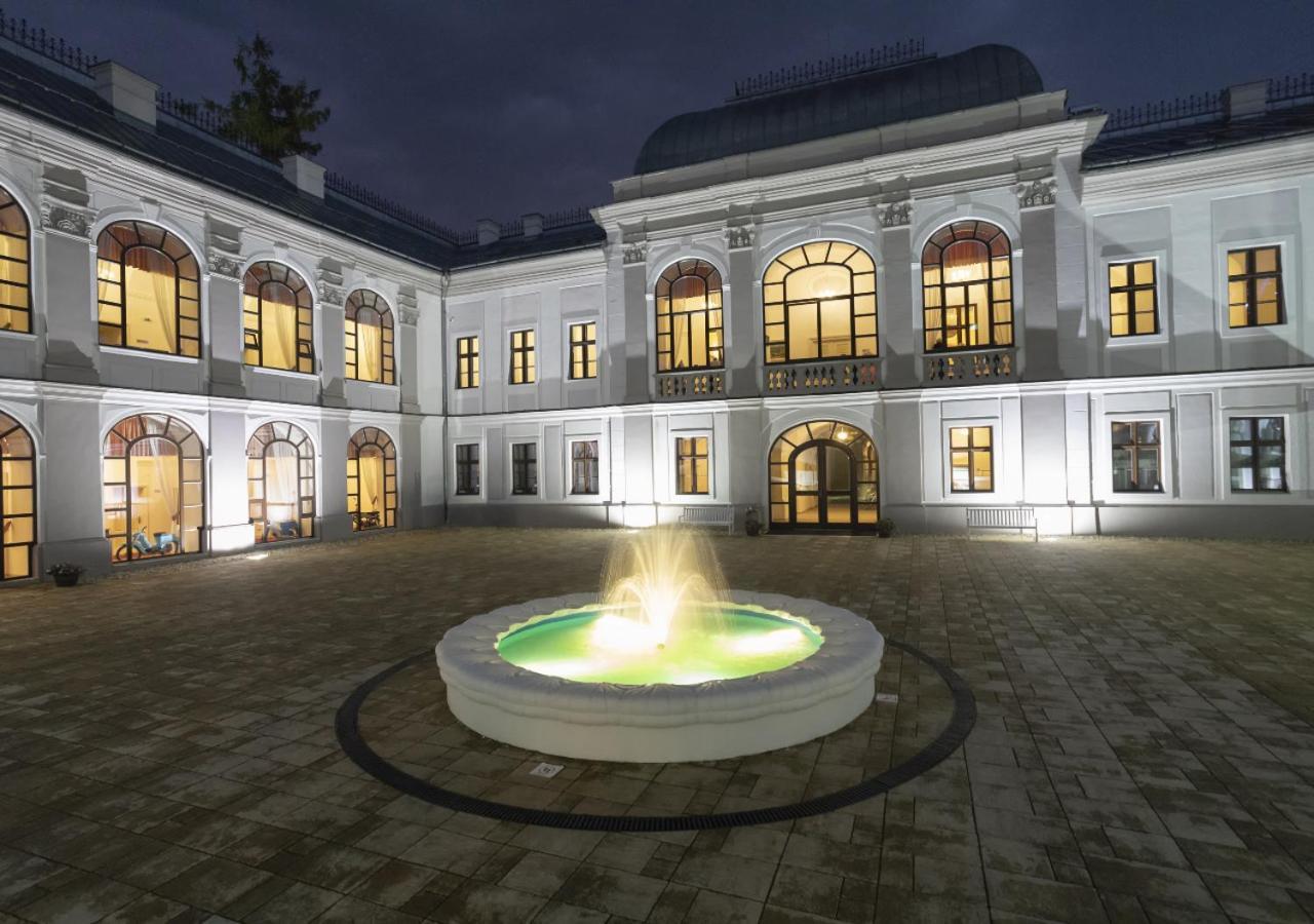 Hotel Gino Park Palace Považská Bystrica Kültér fotó