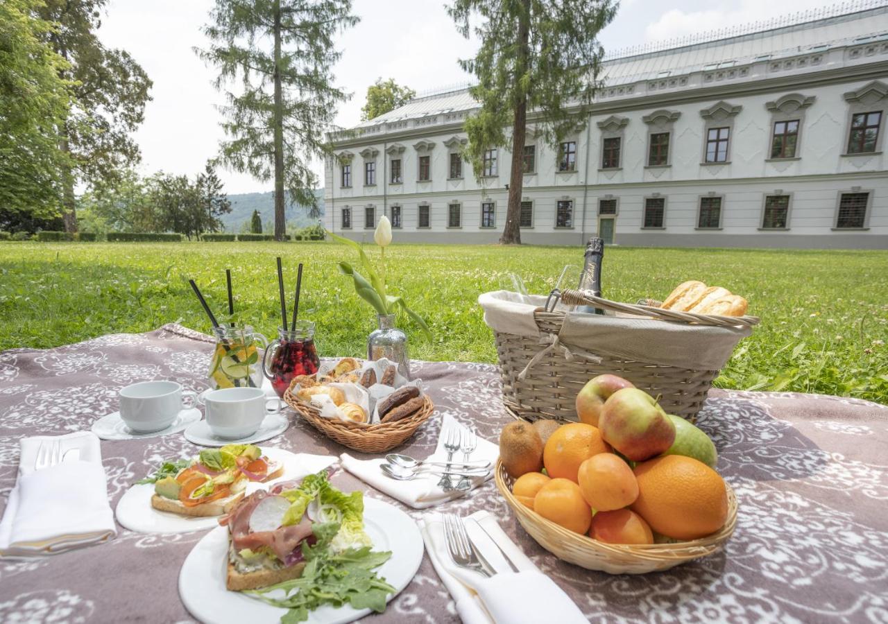 Hotel Gino Park Palace Považská Bystrica Kültér fotó