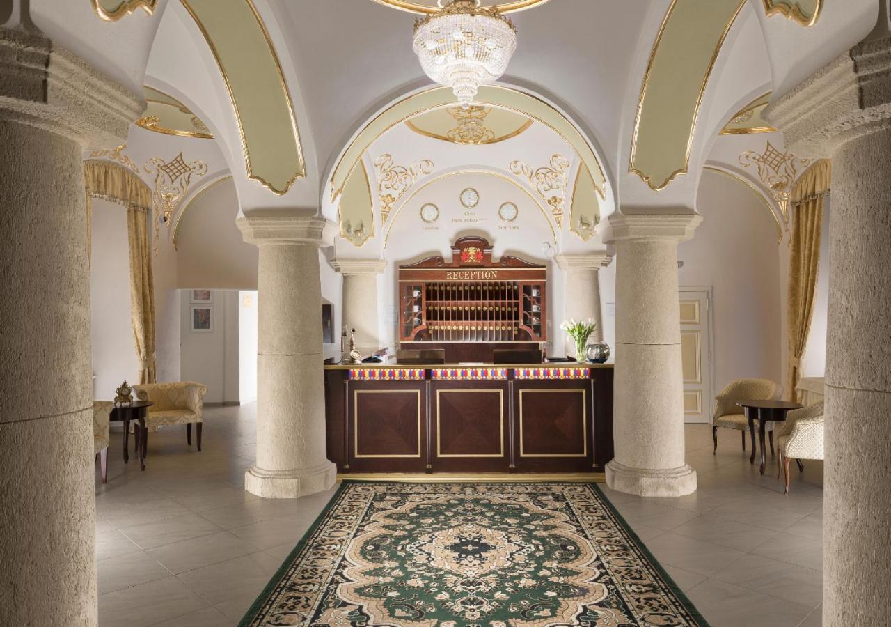 Hotel Gino Park Palace Považská Bystrica Kültér fotó