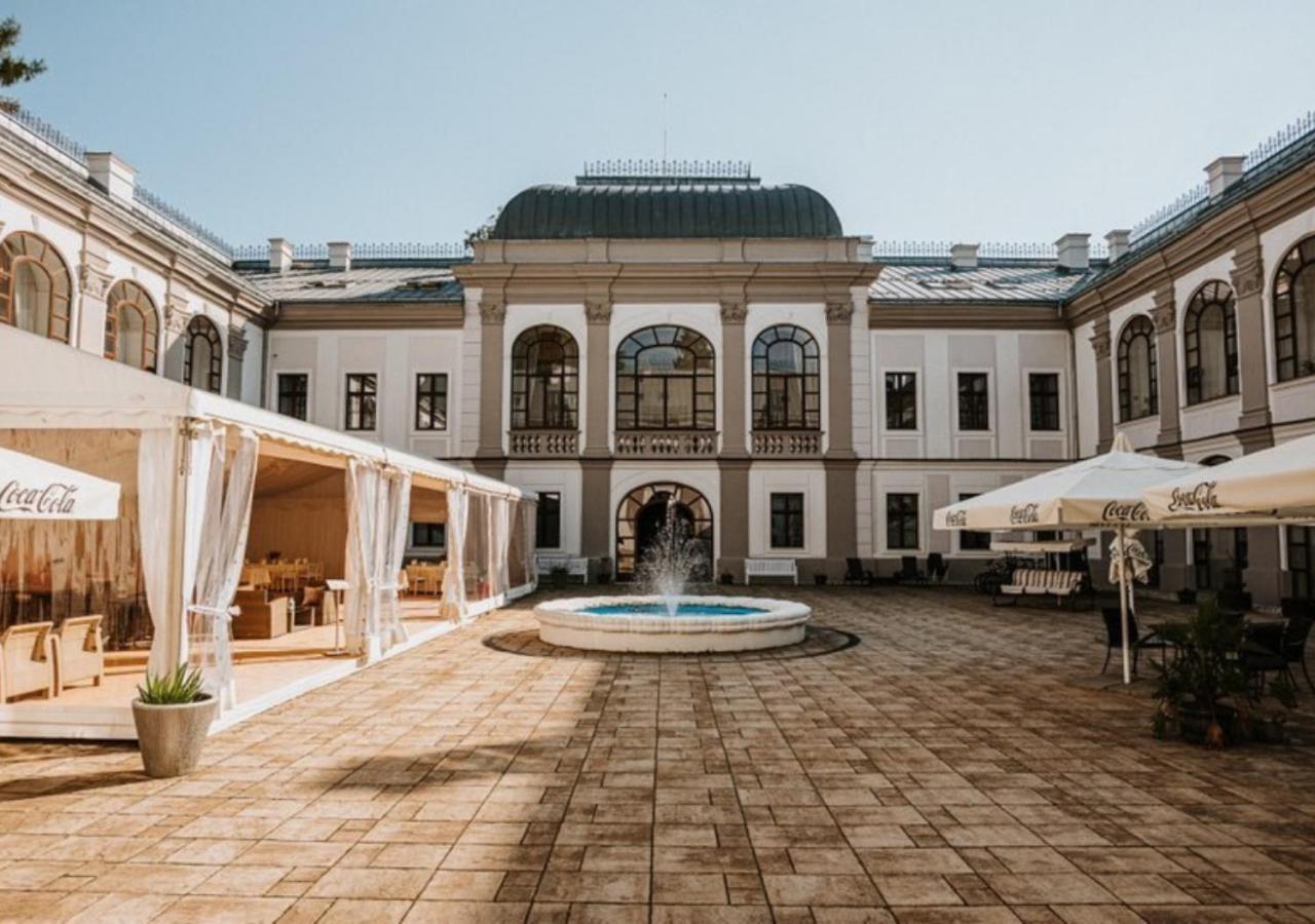 Hotel Gino Park Palace Považská Bystrica Kültér fotó