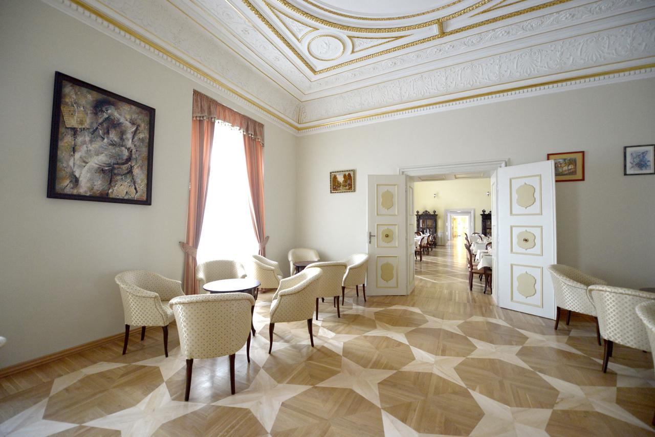 Hotel Gino Park Palace Považská Bystrica Kültér fotó