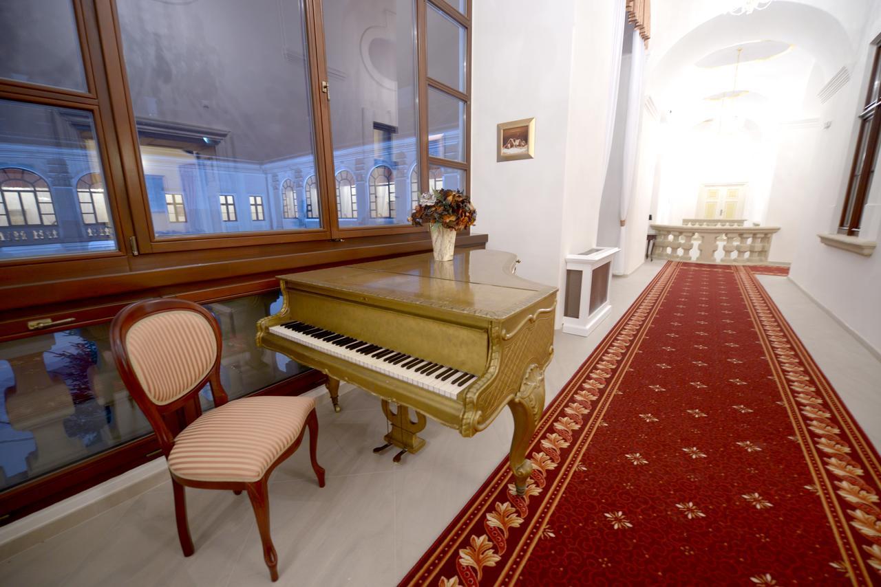 Hotel Gino Park Palace Považská Bystrica Kültér fotó